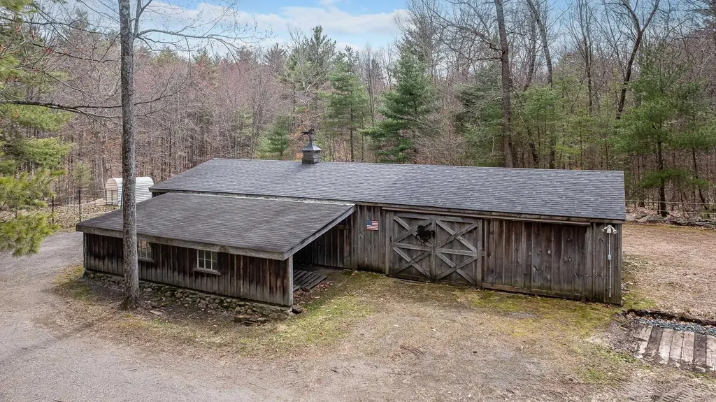 155 Chase Road South Hampton NH 03827