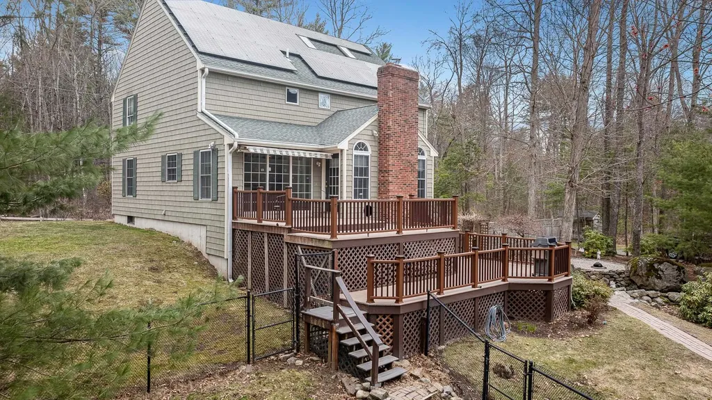 155 Chase Road South Hampton NH 03827