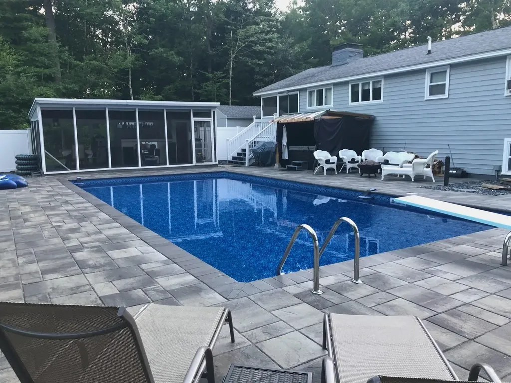 51 Margate Drive Auburn NH 03032