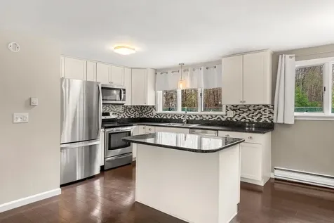 51 Margate Drive Auburn NH 03032