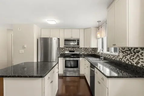 51 Margate Drive Auburn NH 03032