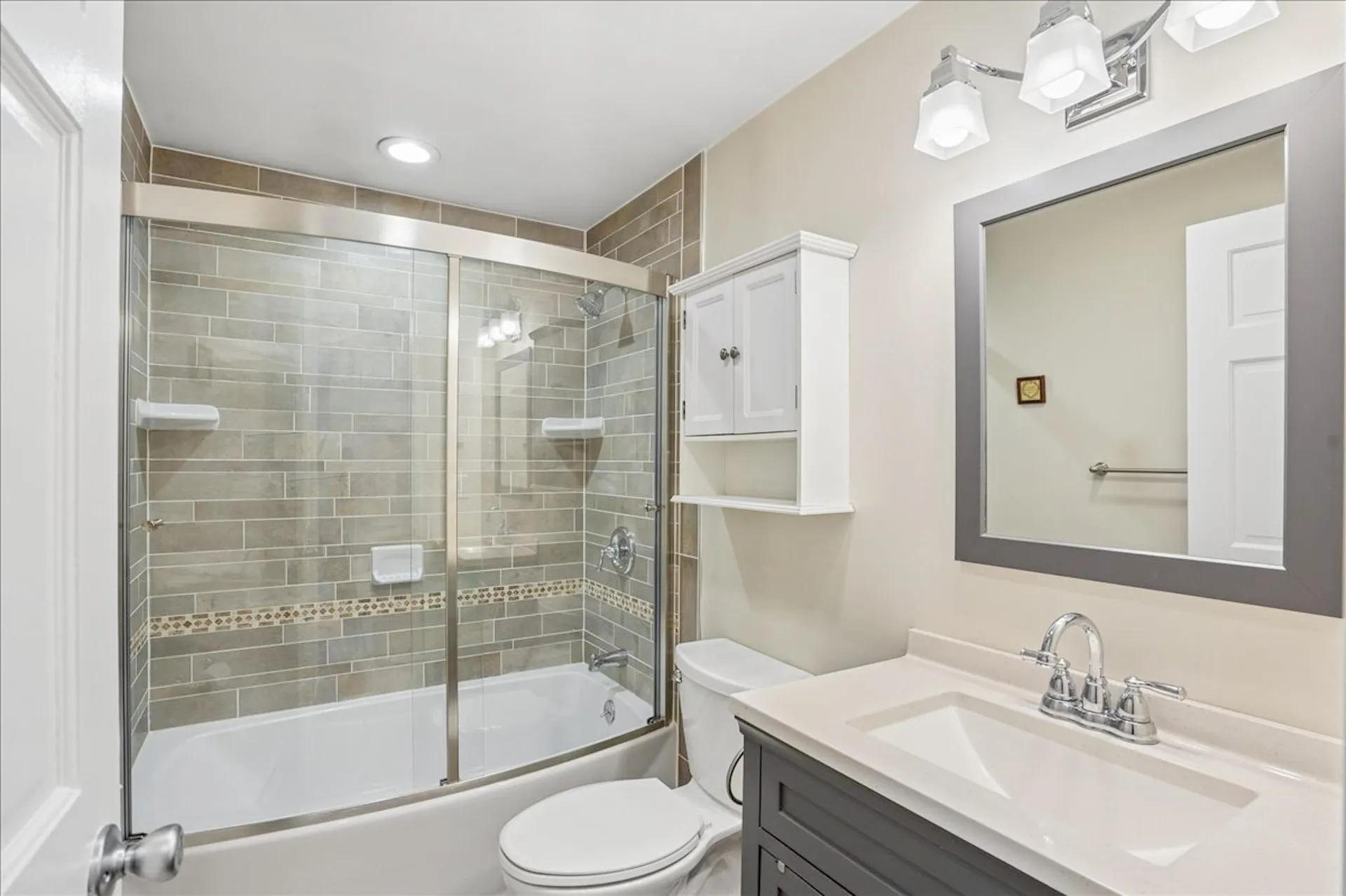 13 Karen Road Windham NH 03087
