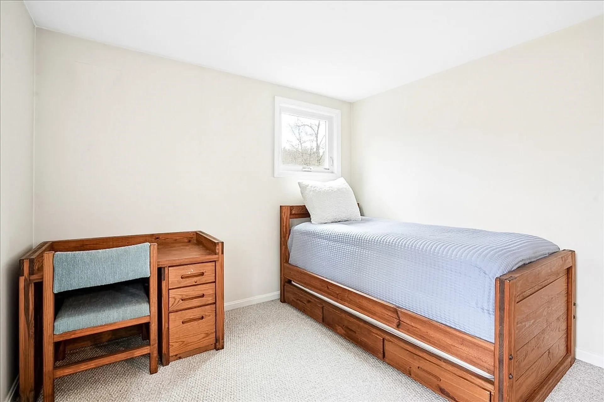 13 Karen Road Windham NH 03087