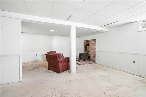 13 Karen Road Windham NH 03087