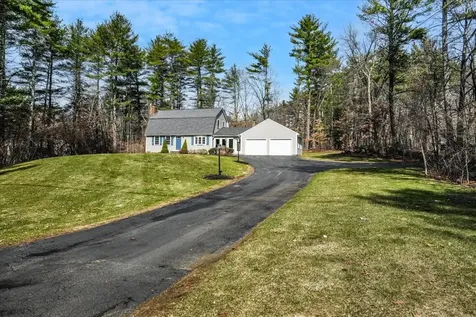 13 Karen Road Windham NH 03087