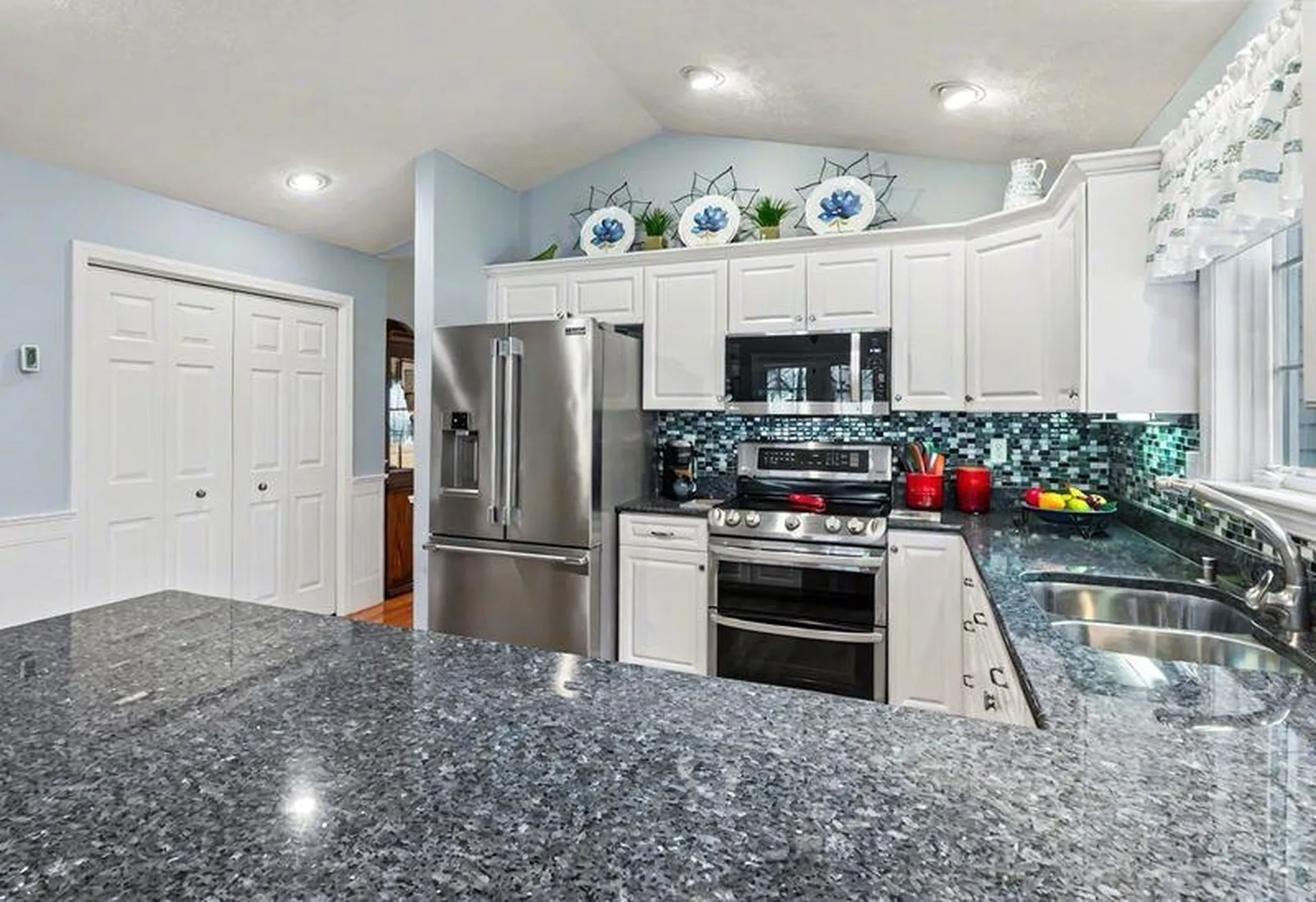 3 Kittanset Road Bedford NH 03110