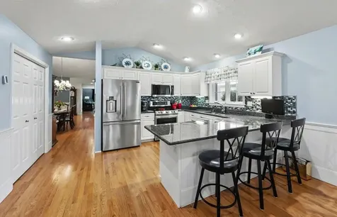 3 Kittanset Road Bedford NH 03110
