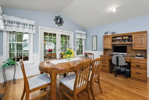 3 Kittanset Road Bedford NH 03110