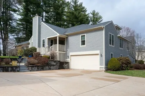 3 Kittanset Road Bedford NH 03110