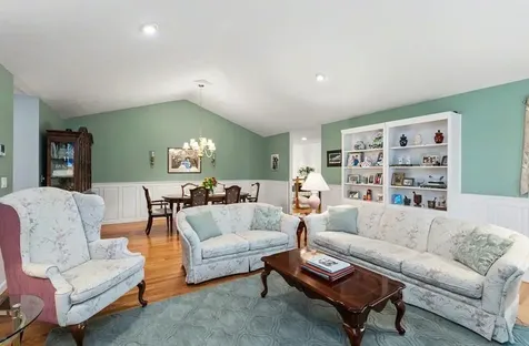 3 Kittanset Road Bedford NH 03110