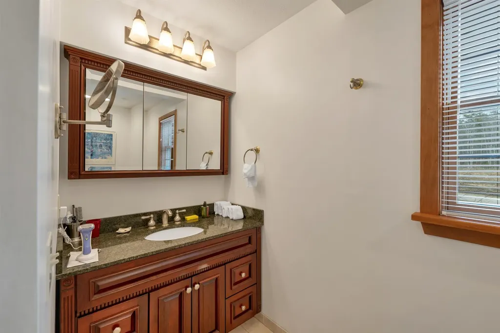 4 Vere Royce Road Tuftonboro NH 03850