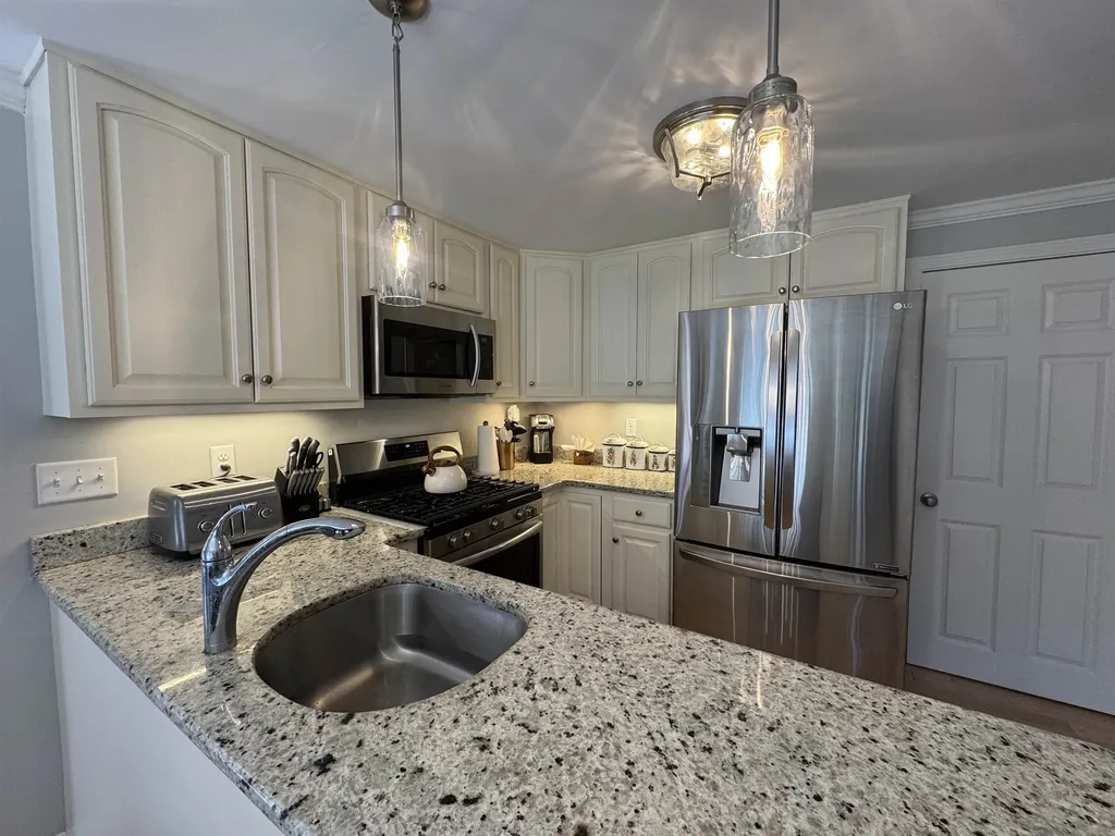 2 Bass Street Newmarket NH 03857