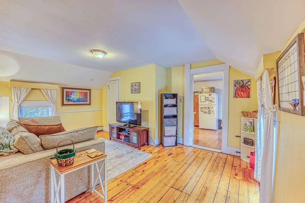 54 Highland Street Plymouth NH 03264