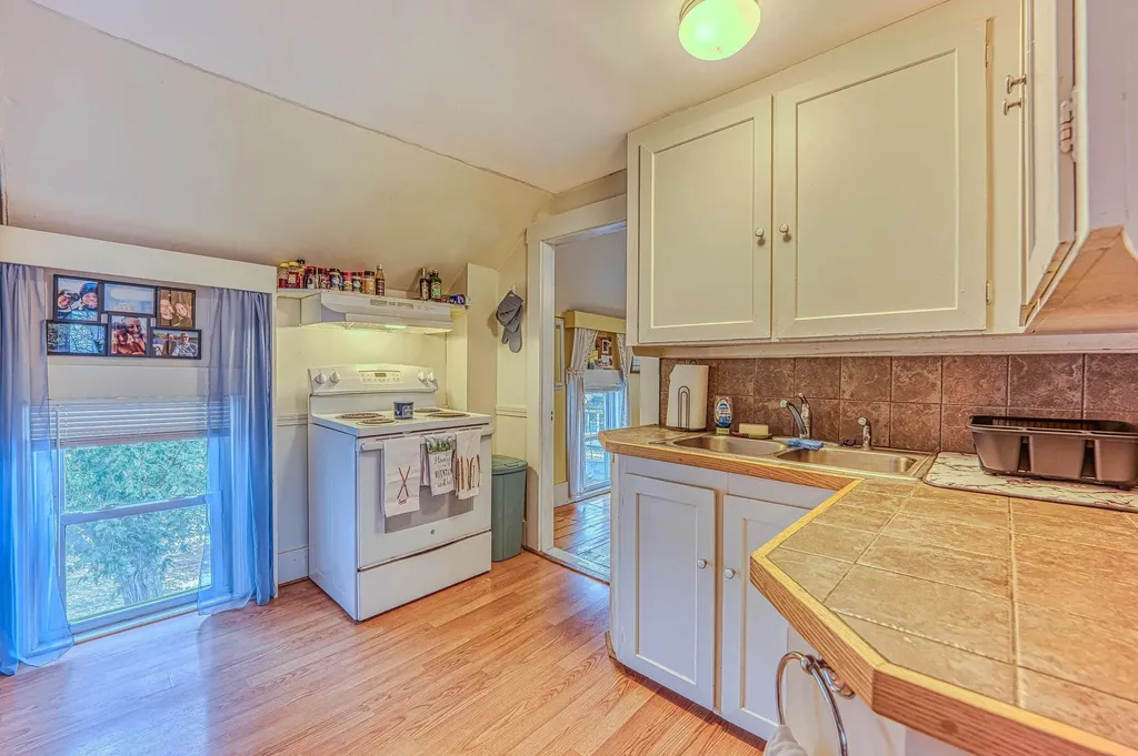 54 Highland Street Plymouth NH 03264