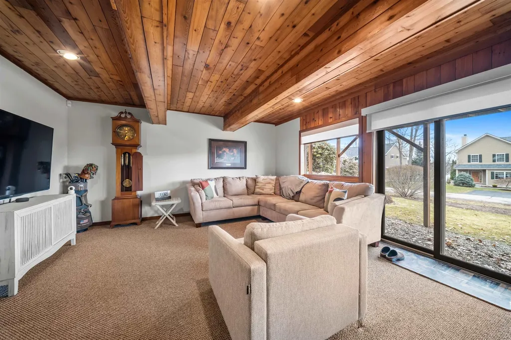 27 Fern Lane Laconia NH 03246