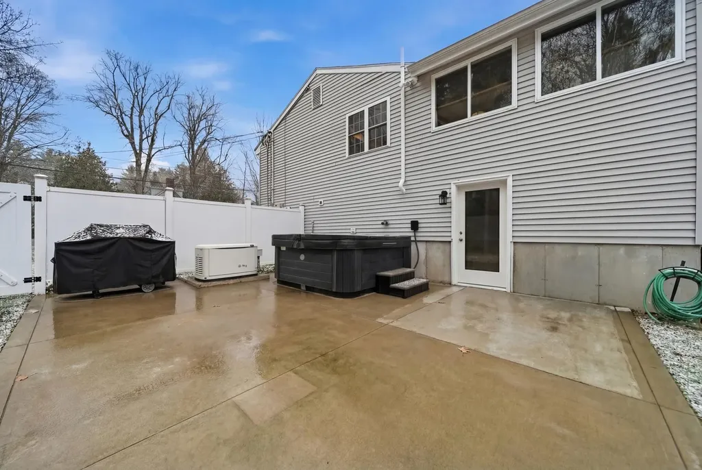 87 Colby Road Danville NH 03819
