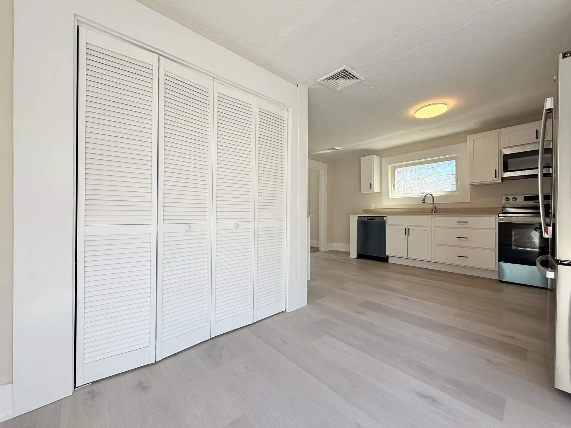 8 Holman Street Hillsborough NH 03221