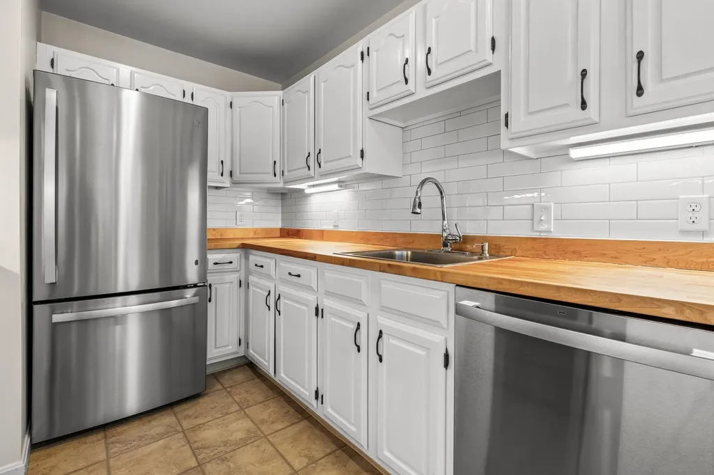 23 West Ridge Drive Peterborough NH 03458