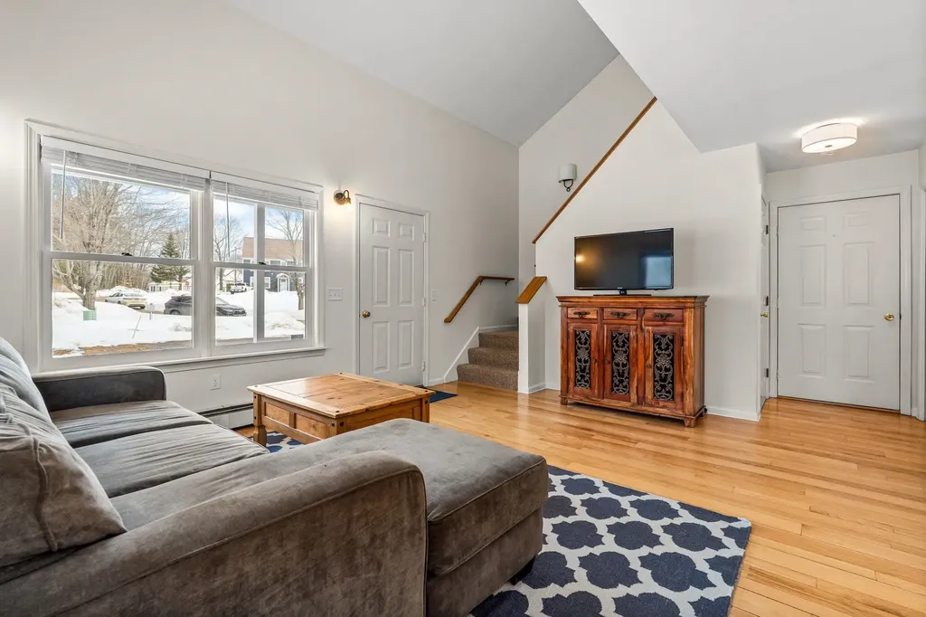 23 West Ridge Drive Peterborough NH 03458