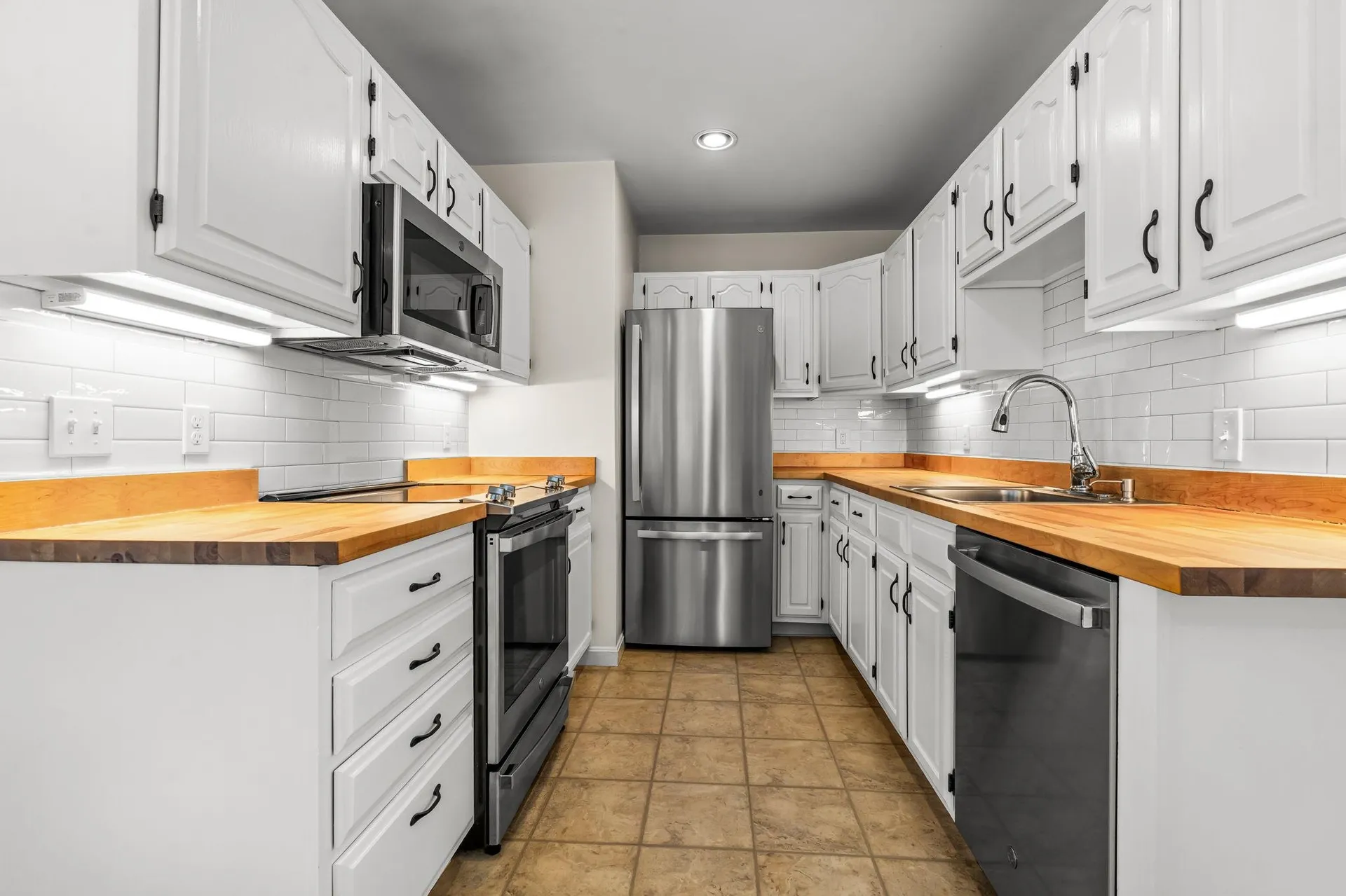 23 West Ridge Drive Peterborough NH 03458