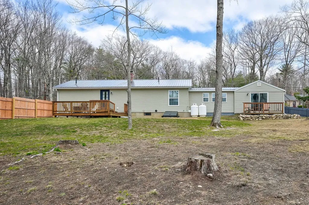 8 Champney Road Conway NH 03860