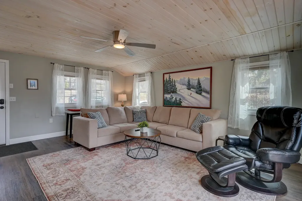 8 Champney Road Conway NH 03860