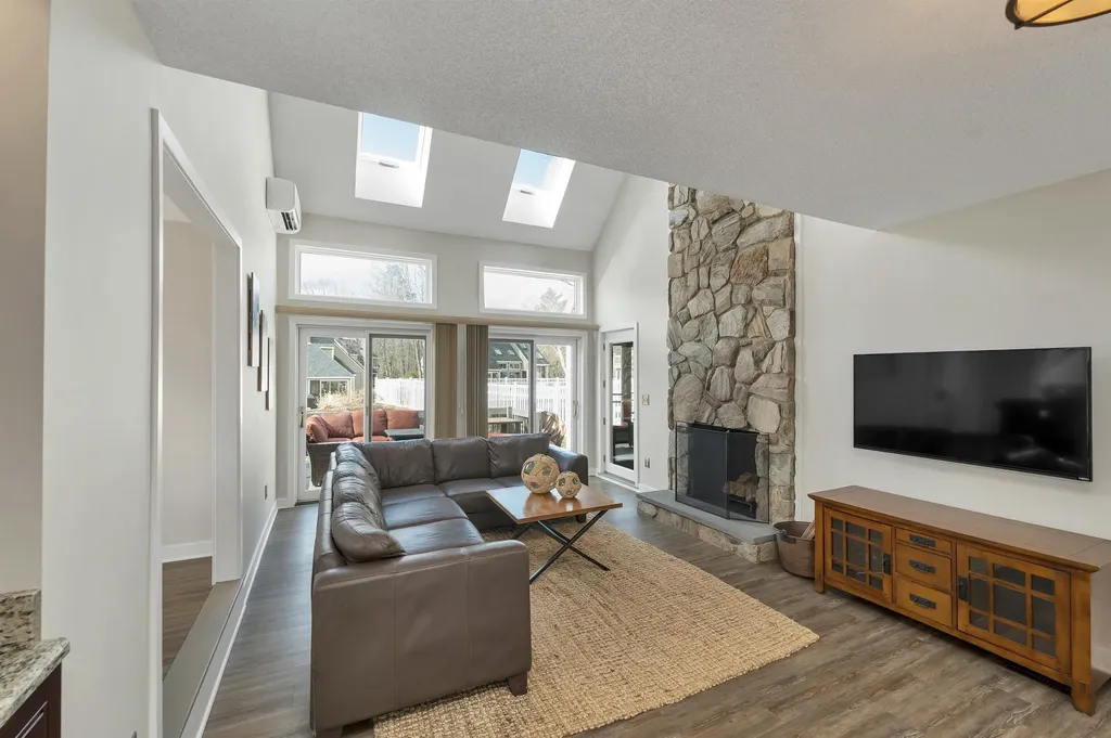 12 Gables Drive Laconia NH 03246
