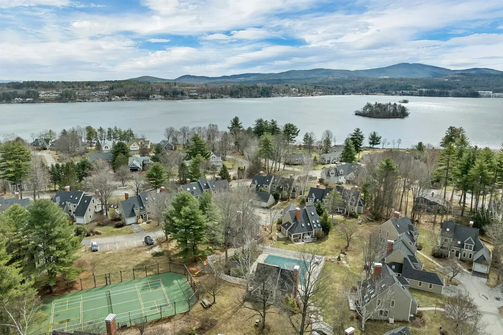 12 Gables Drive Laconia NH 03246