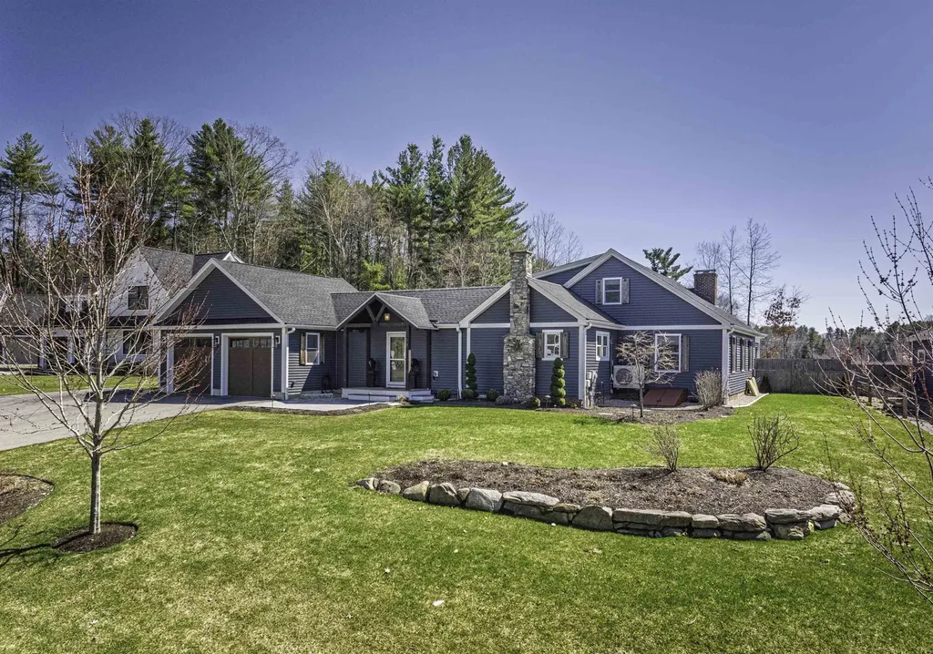 17 Beaumont Drive Dover NH 03820