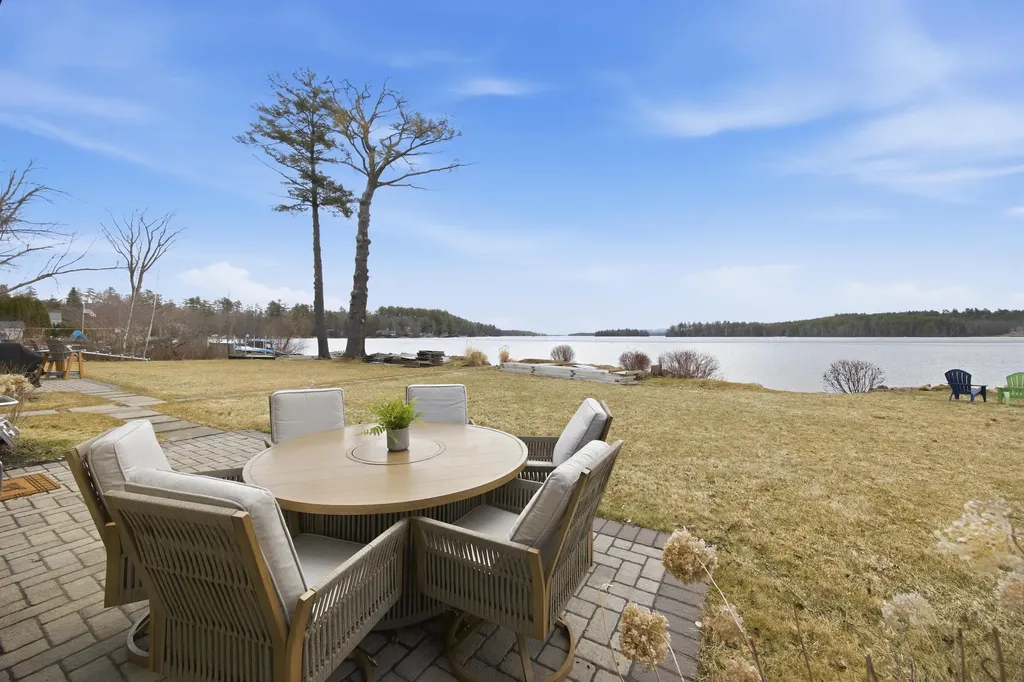 14 Lake Shore Drive Moultonborough NH 03254