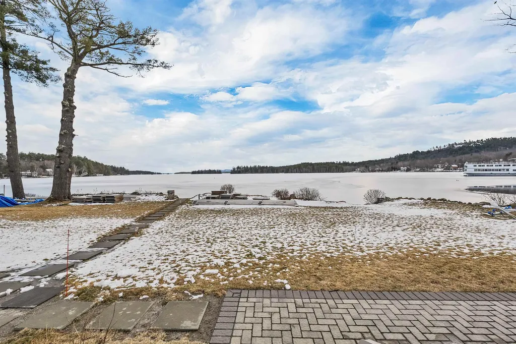 14 Lake Shore Drive Moultonborough NH 03254