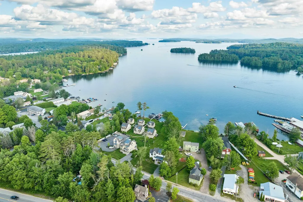 14 Lake Shore Drive Moultonborough NH 03254
