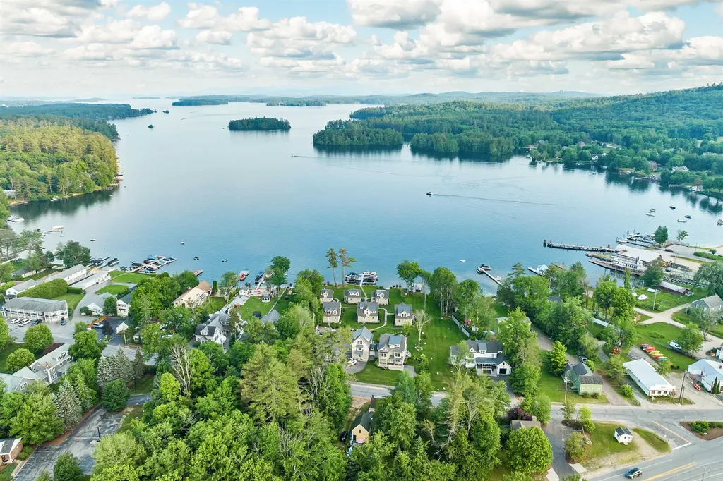 14 Lake Shore Drive Moultonborough NH 03254