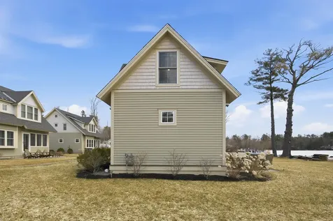 14 Lake Shore Drive Moultonborough NH 03254