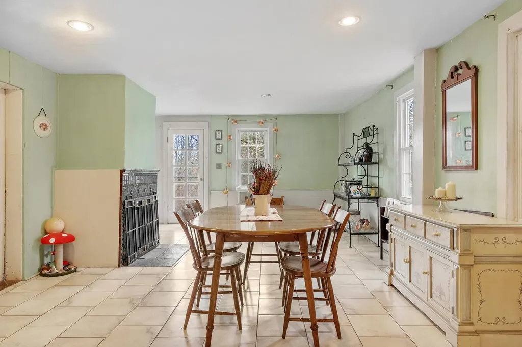 230 Hale Hill Road Swanzey NH 03446