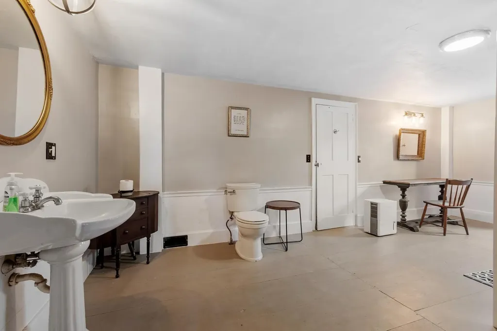 230 Hale Hill Road Swanzey NH 03446