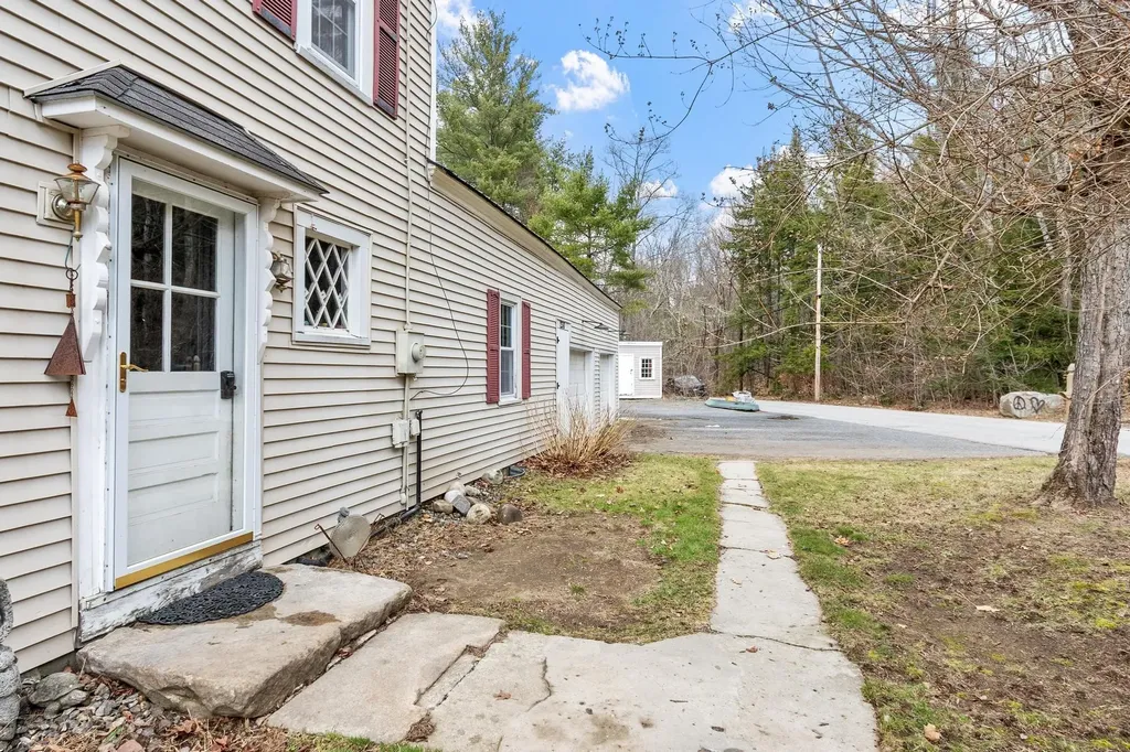 230 Hale Hill Road Swanzey NH 03446