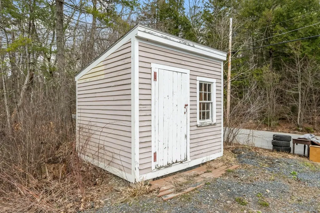 230 Hale Hill Road Swanzey NH 03446