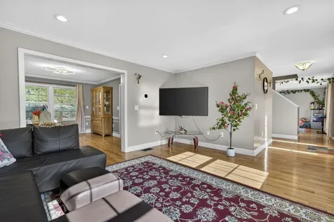 8 Katie Lane Nashua NH 03062