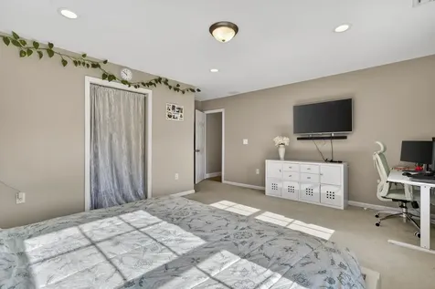 8 Katie Lane Nashua NH 03062