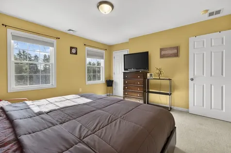 8 Katie Lane Nashua NH 03062