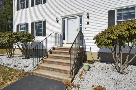 8 Katie Lane Nashua NH 03062