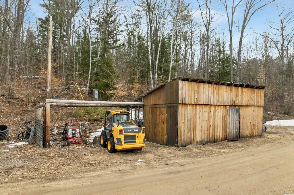 35 Susie Lane Thornton NH 03285