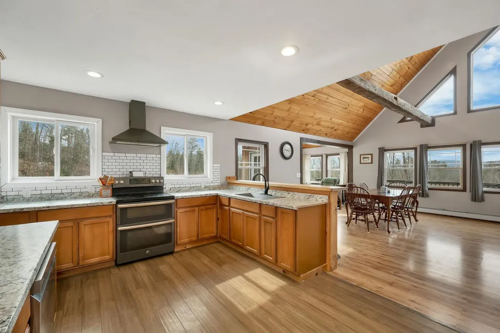 35 Susie Lane Thornton NH 03285