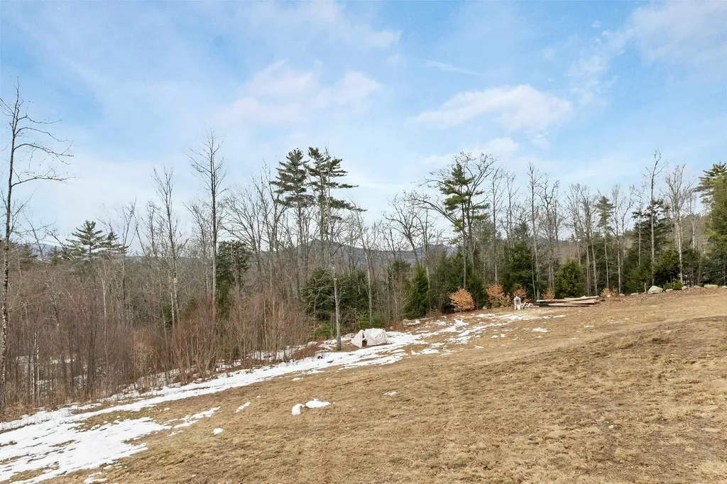 35 Susie Lane Thornton NH 03285