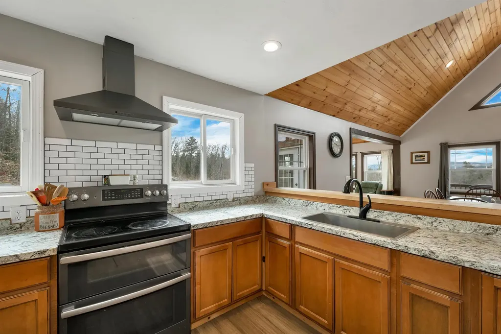 35 Susie Lane Thornton NH 03285