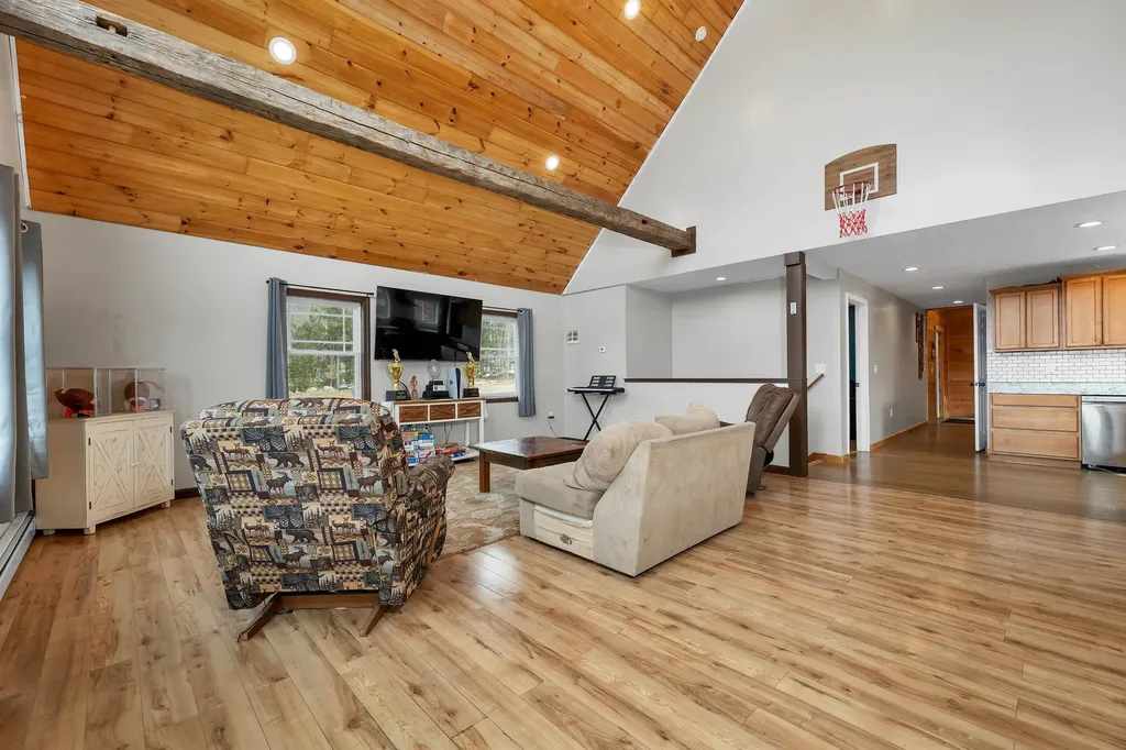 35 Susie Lane Thornton NH 03285