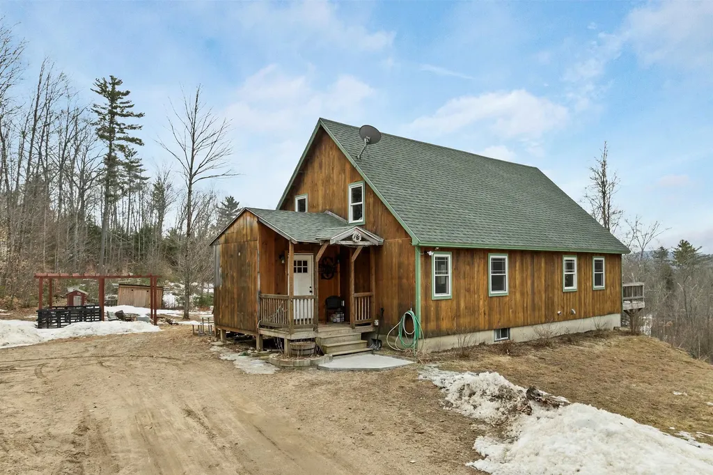 35 Susie Lane Thornton NH 03285