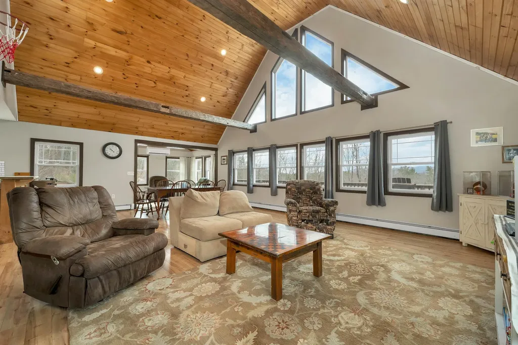 35 Susie Lane Thornton NH 03285