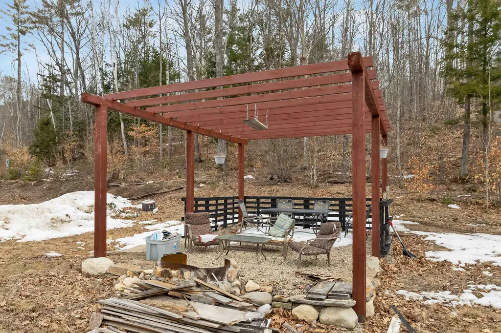 35 Susie Lane Thornton NH 03285